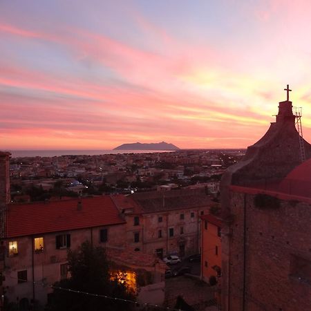 Torrione San Giovanni I Террачина Экстерьер фото
