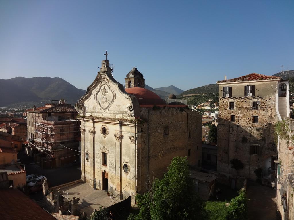 Torrione San Giovanni I Террачина Экстерьер фото